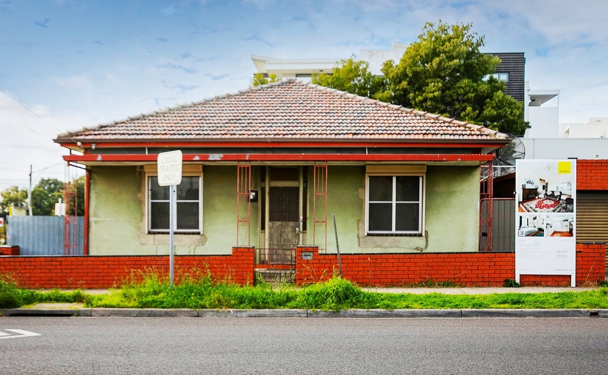  West-Brunswick -outdoor-before 